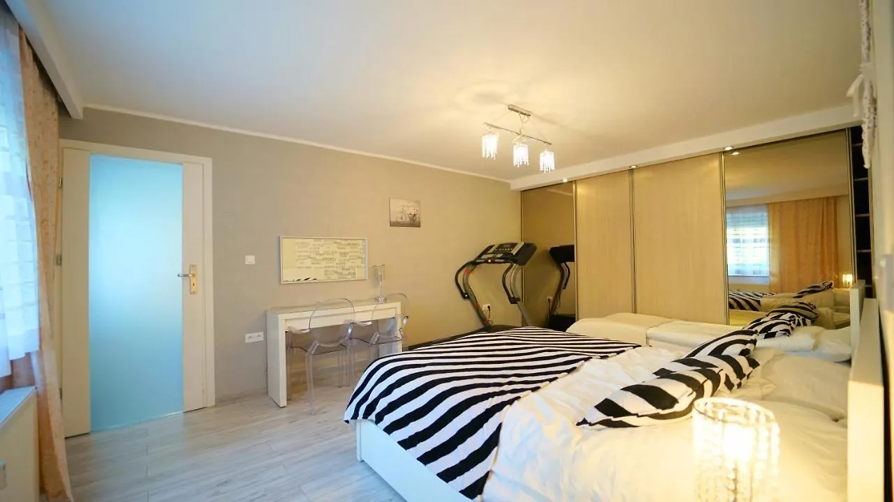 Apartamenty Everysky - Konstytucji 3 Go Maja 66-1 Karpacz Poland